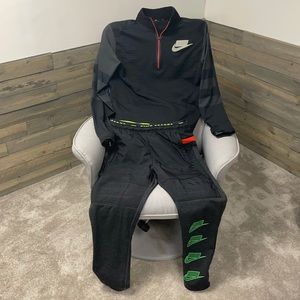 Nike NSW Sportswear Tracksuit Set Shirt M Pants S